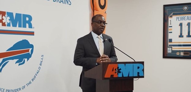 Mayor of Buffalo and AMR Celebrate New EMTs of EWYL Program